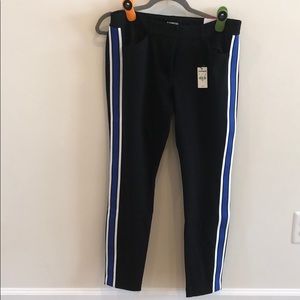 NWT. Express mid rise stripe skinny pant. Size 10L